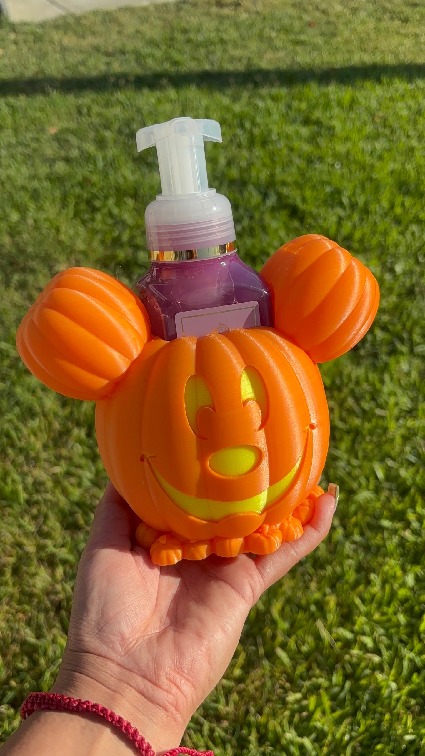 Mouse pumpkin soap holder